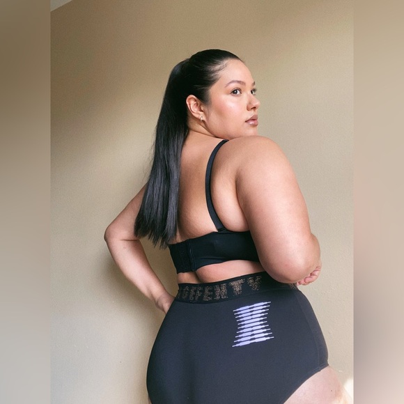 FOREVER SAVAGE SET BRALETTE 1X & FOREVER SAVAGE BOOTY SHORT 1X  (NWT) - Picture 3 of 7